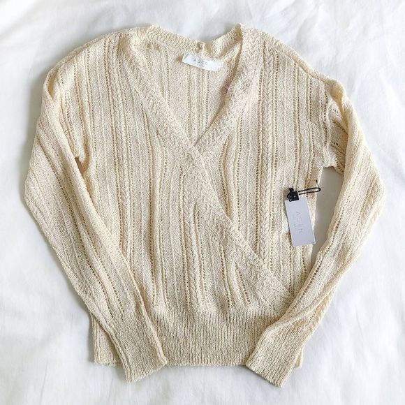 Astr Sweaters - ASTR The Label Wrap Front Sweater Women's Small Cream V-Neck Long Sleeve Knit